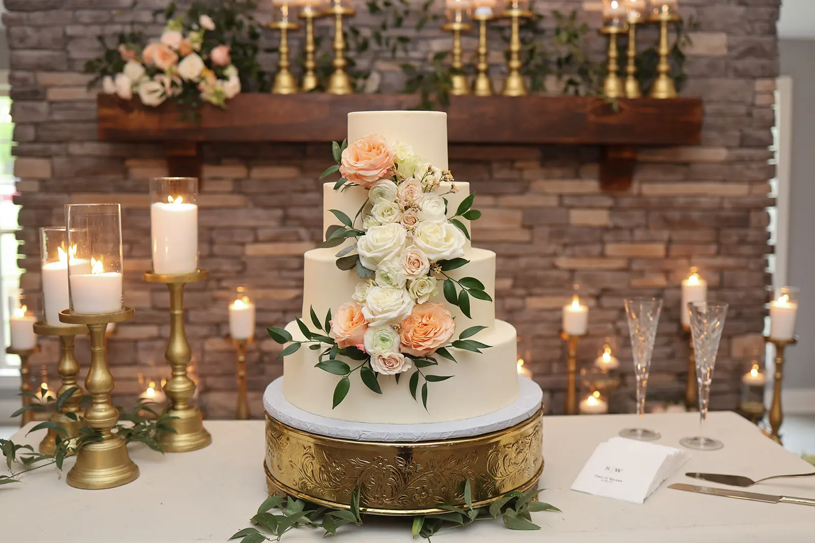 wedding cake at the lofton wedding venue in tn | wedding packages in tn