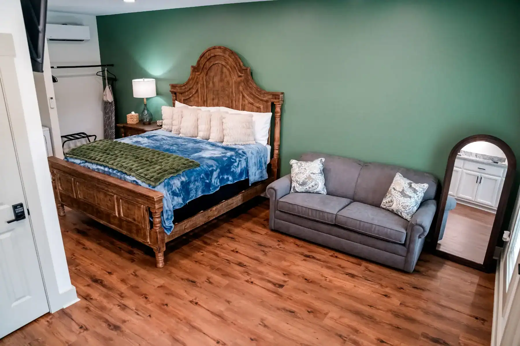 The Lofton Couples Retreat Cottage 1 The Lofton Couples Retreat Cottage 1